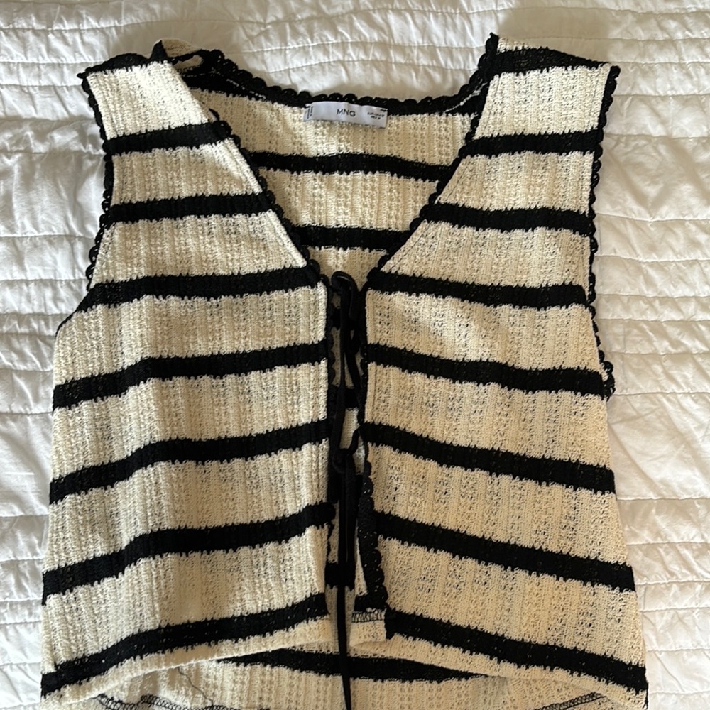Mango Black and Cream Cropped Tank Top with Tie Front